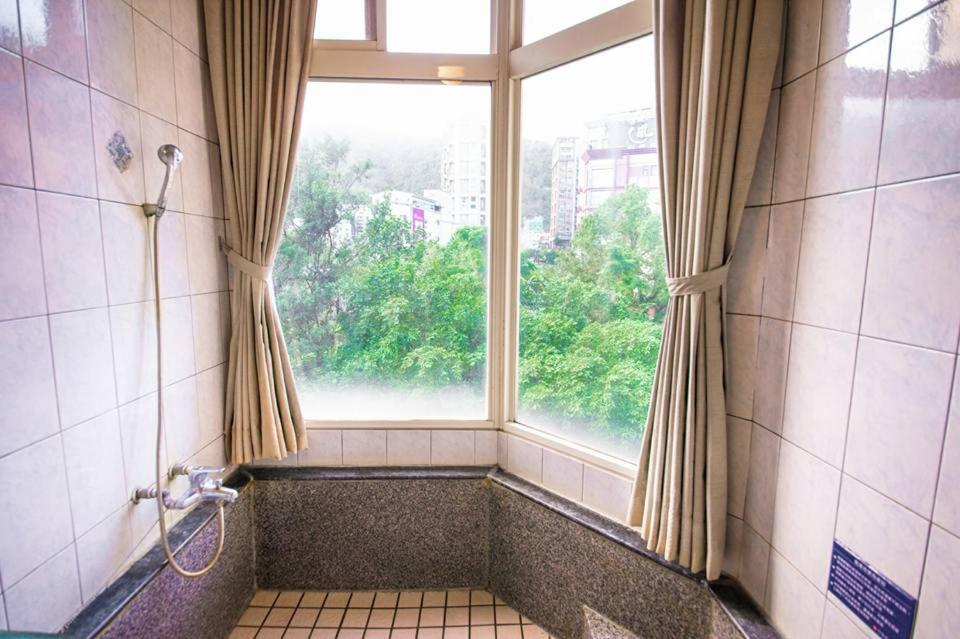 AOIKE Hot Spring Hotel Jiaoxi Exterior foto
